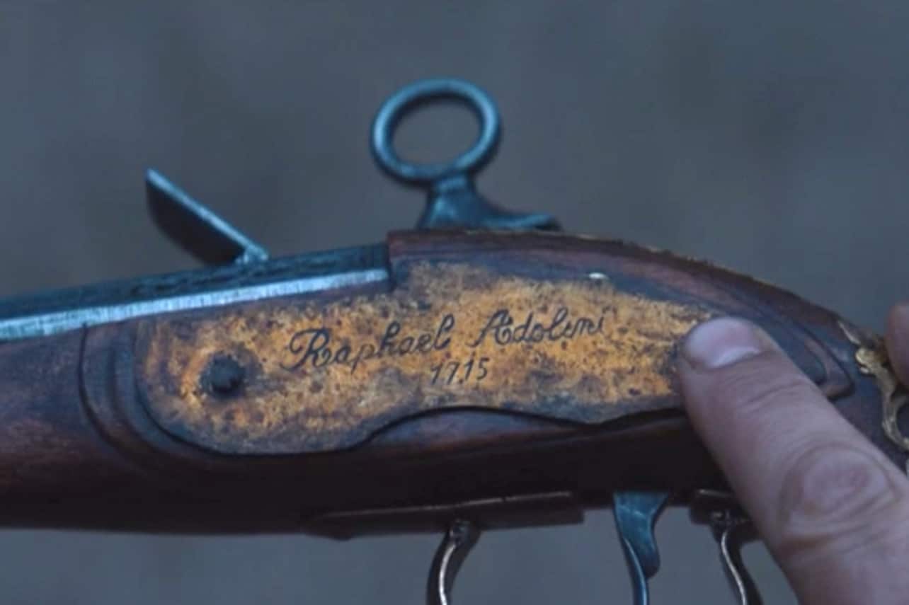 el final de prey explica el origen de la pistola de predator 2