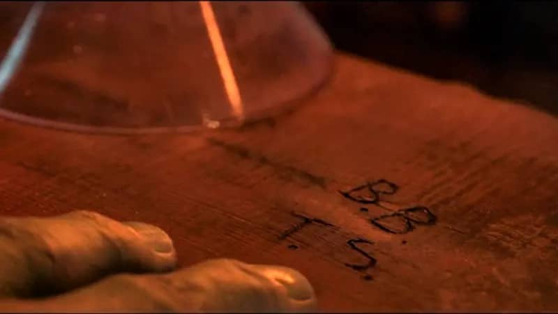 las iniciales de tony stark y bruce banner