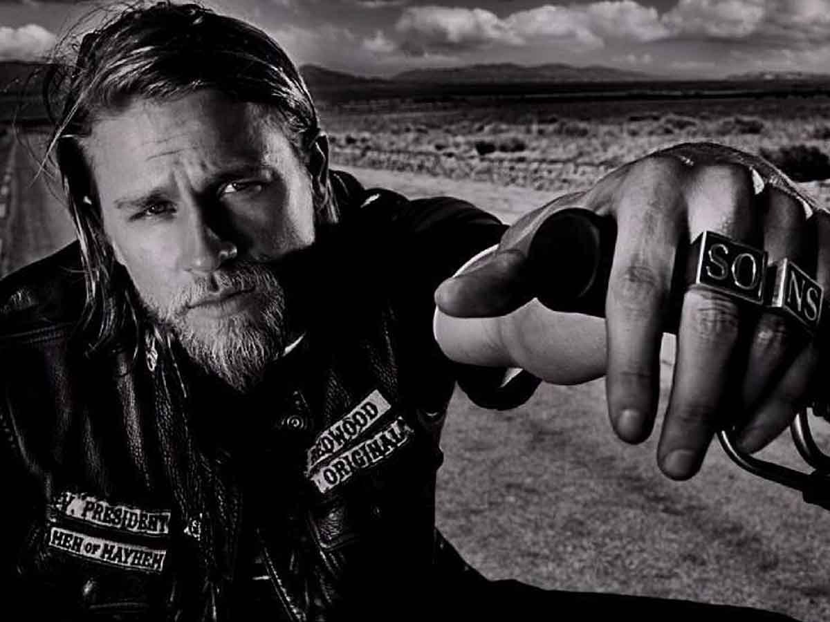 charlie hunnam como jax teller en hijos de la anarquía