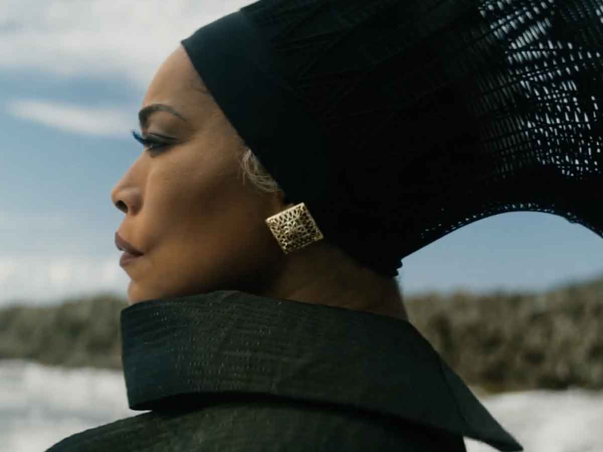 angela bassett ramonda black panther: wakanda forever de marvel