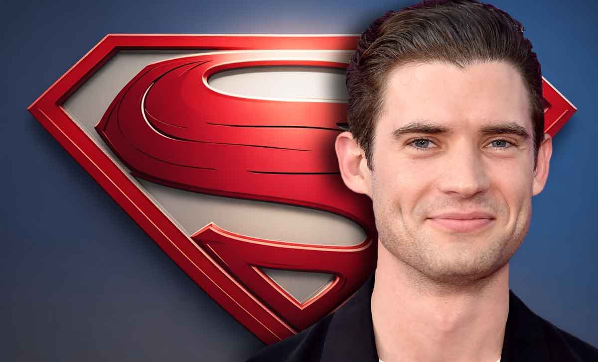 david corenswet y el logo de superman