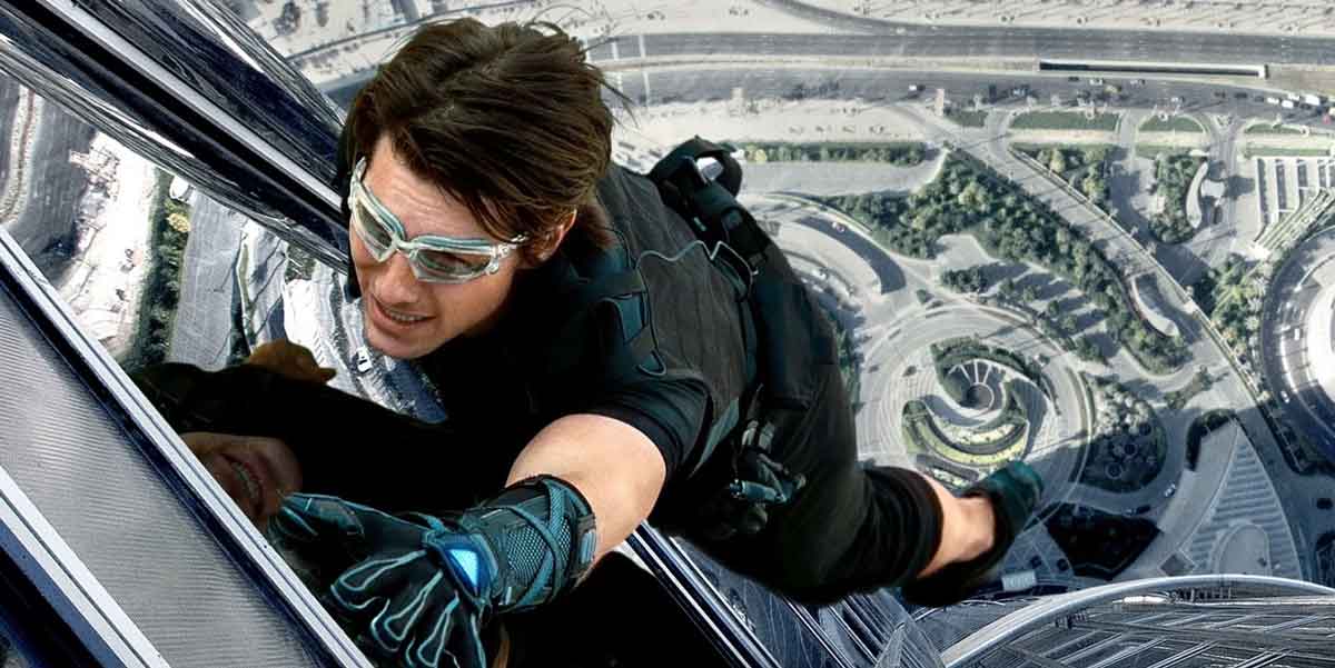 tom cruise en un fotograma de misión imposible 4