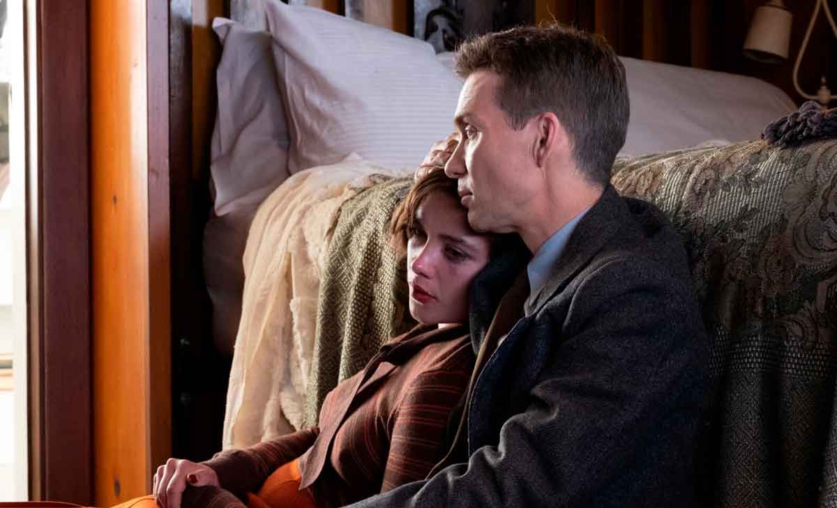 florence pugh y cillian murphy en oppenheimer