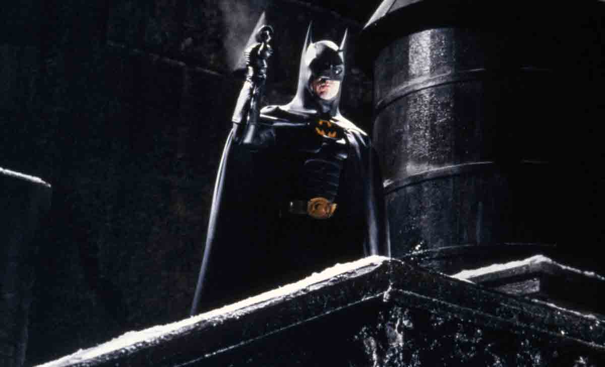 ¿sabías cuándo nacieron los cómics de las películas superhéroes más conocidas? michael keaton como batman en 1989