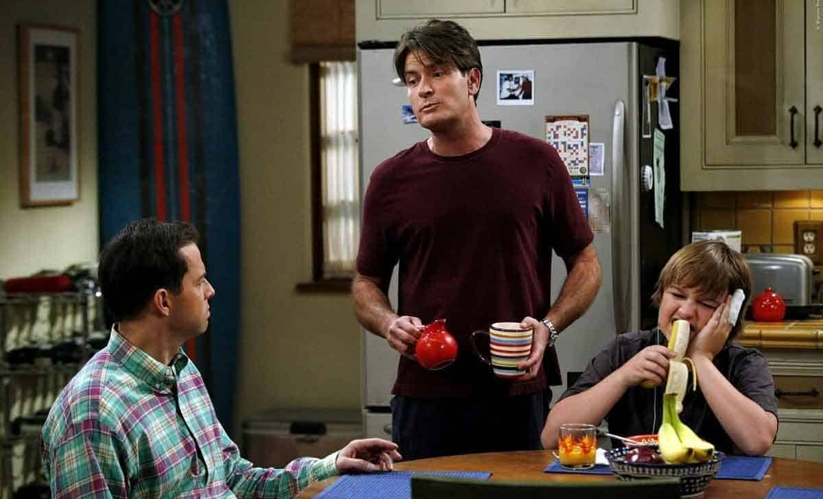 jon cryer, charlie sheen y angus t. jones en dos hombres y medio