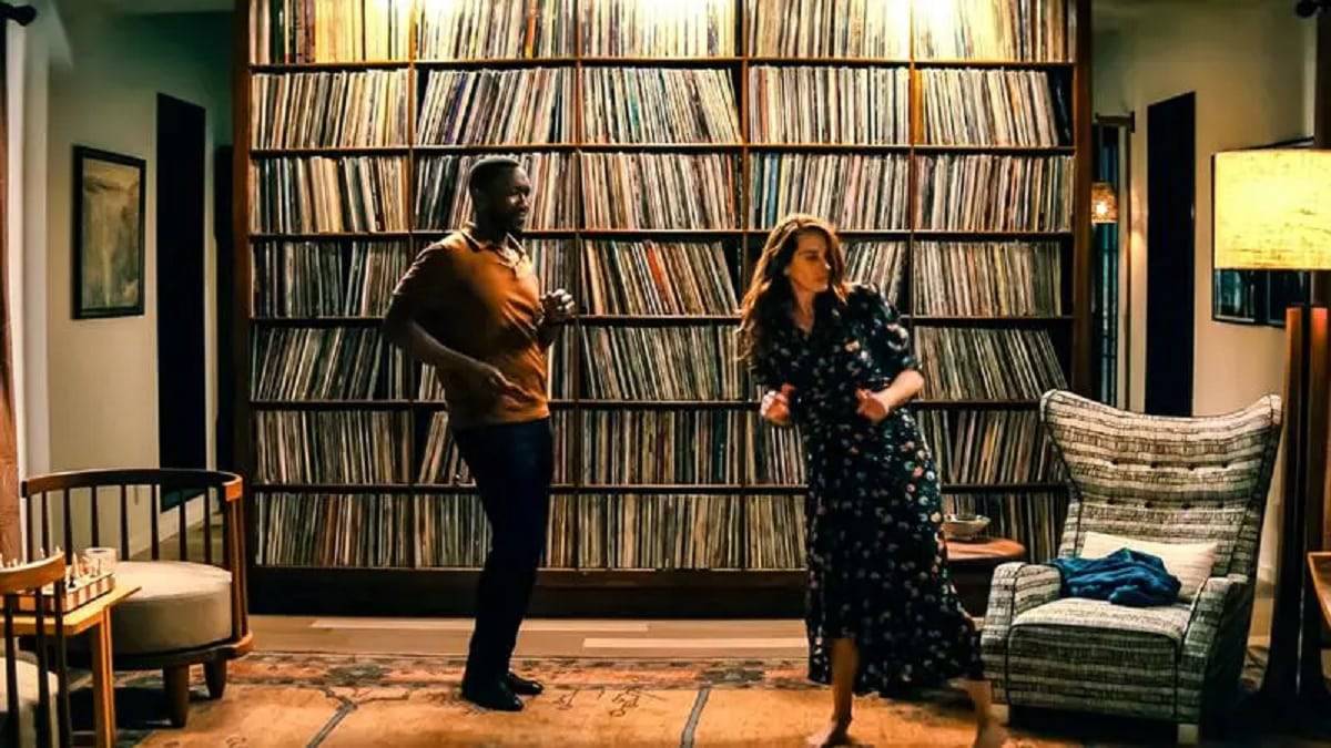 la escena de baile en dejar el mundo atrás (netflix)