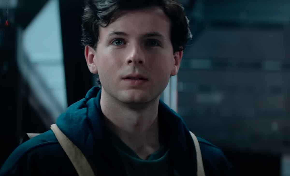 chandler riggs es peter parker / spider-man en una aterradora versión del perssonaje