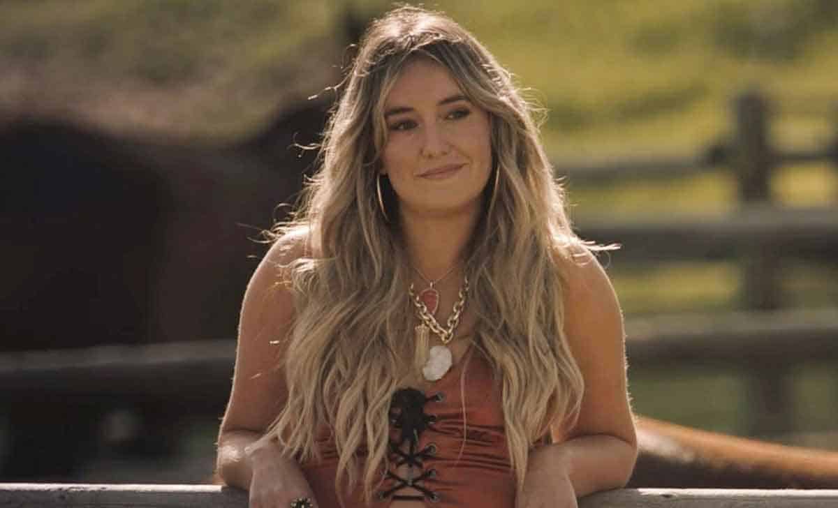 lainey wilson yellowstone