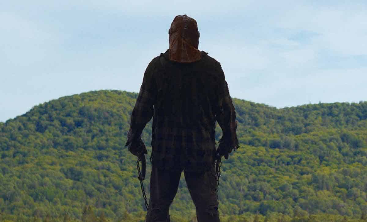 de naturaleza violenta (in a violent nature)