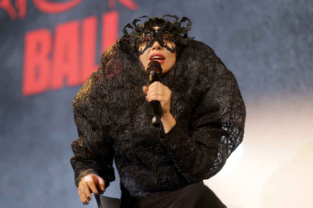 lady gaga - gaga chromatica ball.