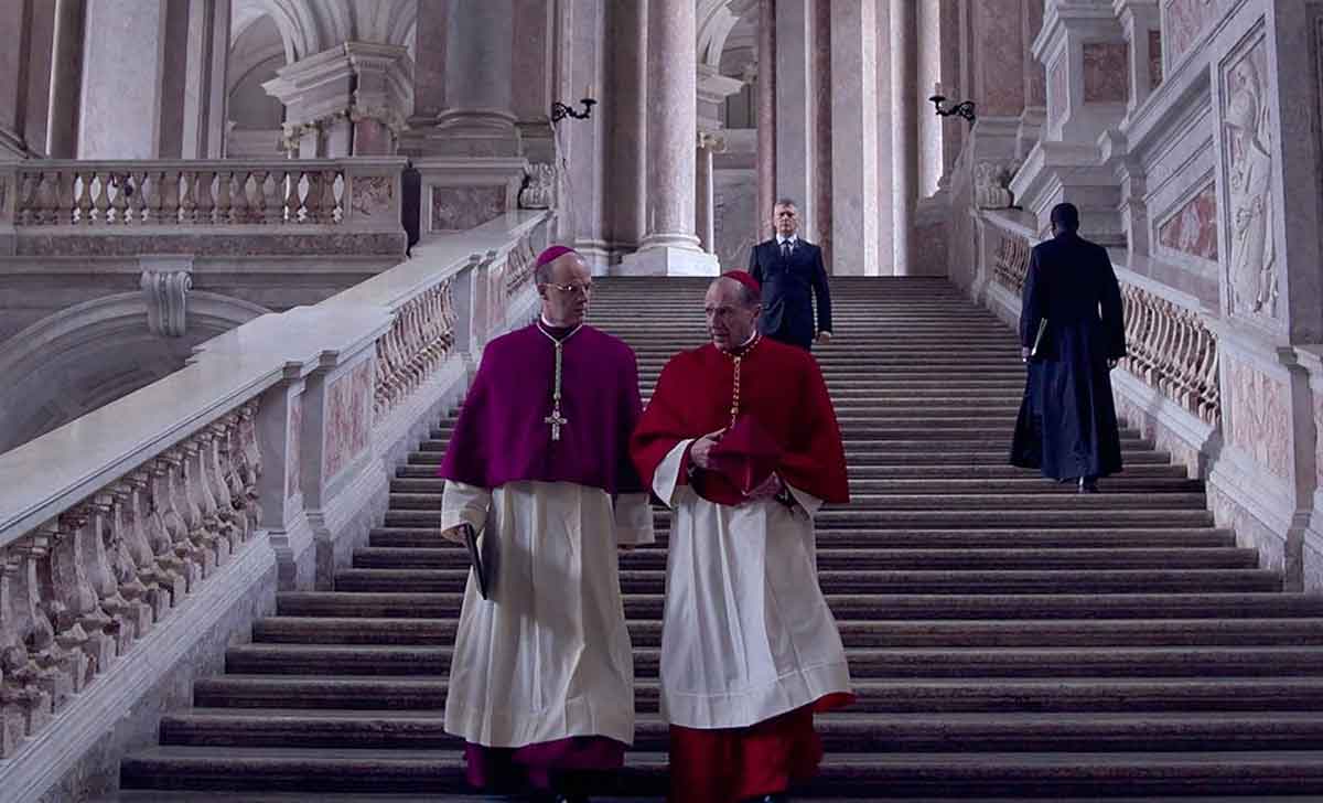 ralph fiennes en conclave