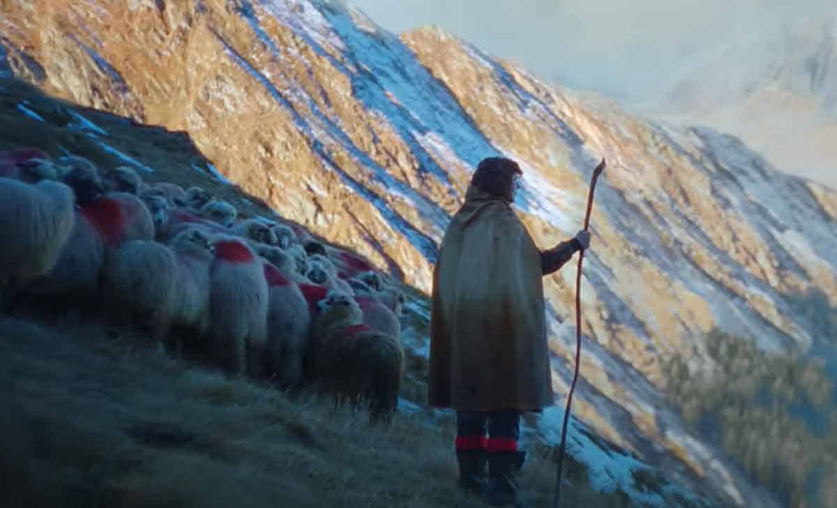 the legend of ochi película de 2025